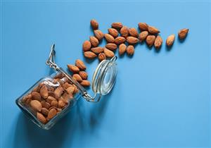 ماذا يحدث لجسمك عند تناول 3 حبات من اللوز صباحًا؟