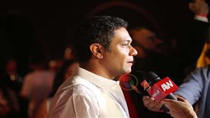 آسر ياسين رفقة زوجته في العرض الخاص من فيلم "ولاد رزق 3" (صور)