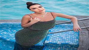 "بفستان سواريه".. سيرين عبدالنور تخطف الأنظار والجمهور يعلق (صور)