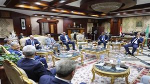 قساوسة وقيادات أمنية وتنفيذية.. محافظ المنيا يستقبل المهنئين بعيد الأضحى (صور) 