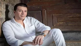 مصطفى كامل يدعو لنجل تامر حسني بالشفاء بعد تعرضه لوعكة صحية