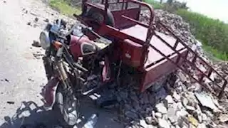 رحلة عمل تنتهي بكارثة.. إصابة 15 عاملًا في حادث بالفيوم