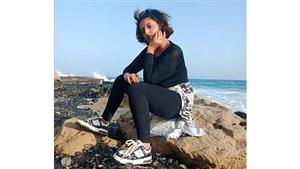 اعتقال عارضة أزياء يمنية وزوجها في حضرموت بعد ظهورها دون حجاب أو عباءة