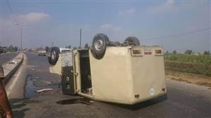 تحمل ملايين الجنيهات.. انقلاب سيارة نقل أموال على الطريق الإقليمي بالمنوفية 