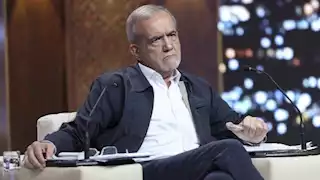 رئيس إيران: ملتزمون بالسلام.. ولن نتردد في الدفاع عن كرامتنا