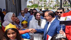 لعلاج الأورام السرطانية.. محافظ الإسكندرية يطلق حملة "من بدري أمان" (صور)