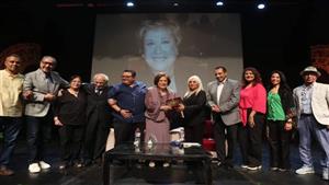 رئيسة الأوبرا تكرم سيدة المسرح العربي سميحة أيوب