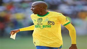 "لا تتخلى عني".. مدرب صن داونز يكتب رسالة إلى لاعبه خلال سير المباراة.. ما القصة؟