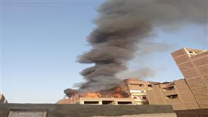 السيطرة على حريق شب في أسطح عمارتين بالأقصر 