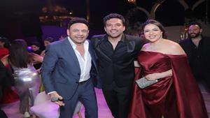 منة شلبي ومنى زكي.. 20 صورة لـ رقص نجوم الفن في زفاف جميلة عوض 