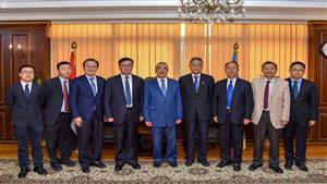 بحضور القنصل.. محافظ الإسكندرية يستقبل وفد مقاطعة  شنغهاي الصينية (صور)