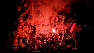 اليسار ينتفض.. فوز "يمين لوبان" يثير العنف والاحتجاجات في فرنسا- فيديو