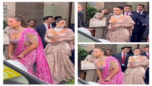 كيم كارداشيان تخطف الأنظار بإطلالتها الهندية من حفل زفاف أنانت أمباني