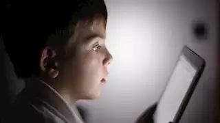 كيف تؤثر الشاشات على قلب طفلك؟.. نتائج صادمة