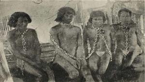 ما الذي دفع أكثر قبائل العالم انعزالاً إلى الخروج أمام عدسات الكاميرات؟