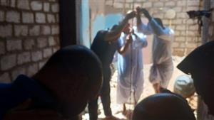 ريان جديد في قنا.. الحماية المدنية تحاول إنقاذ شاب انهار عليه بئر