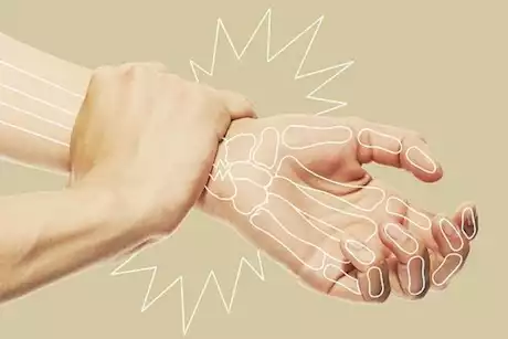 أبرزها آلام متفرقة.. 4 علامات تكشف إصابتك بهشاشة العظام