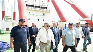 بقوة 2200 طن.. الفريق ربيع يتفقد أحدث رافعة بقناة السويس