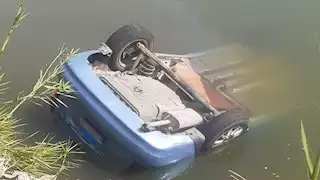 انقلاب سيارة فى ترعة القنطرة شرق وإصابة 3 أشخاص من قرية الأبطال