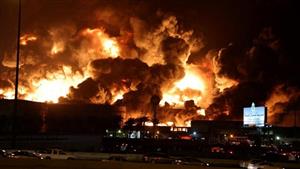 "مرحلة جديدة وخطيرة".. أبرز ردود الفعل على ضربة إسرائيل لميناء الحديدة باليمن