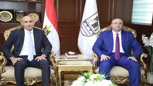 بالصور.. محافظ بني سويف يستقبل وزير التعليم في مكتبه 