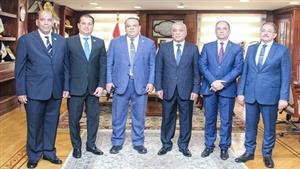  رئيس الوطنية للانتخابات يهنئ المستشار عبد الراضي صديق برئاسة النيابة الإدارية