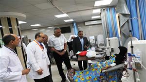 بالصور.. محافظ أسوان يتفقد سير العمل بالمستشفى الجامعي