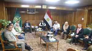 محافظ القليوبية يستقبل لجنة المشروعات الخضراء والذكية 