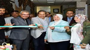 رئيس جامعة الزقازيق يفتتح معرض "اختزال"