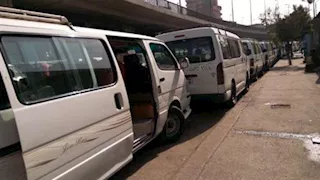 "محجوز يا أستاذ".. لماذا تراجعت البحيرة عن منع النساء من مقعد المواصلات الأمامي؟