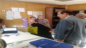 خصم 50% من حافز ممرضة ومجازاة آخرين.. تفاصيل تفقد نائب وزير الصحة مراكز طبية بحلوان