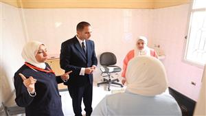 في زيارة مفاجئة.. نائب وزير الصحة يتفقد مركز صحة الأسرة بمنطقة بدر الطبية