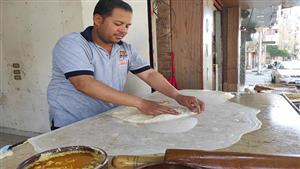 صنعته مش سهلة.. الفطير أكلة فرعونية يفضلها أهالي البحيرة في رأس السنة الهجرية -فيديو وصور 