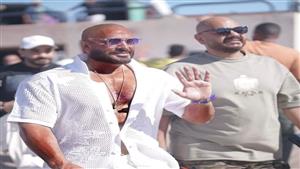 "نيولوك جديد".. تامر حسني يشوق جمهوره لأحدث أعماله