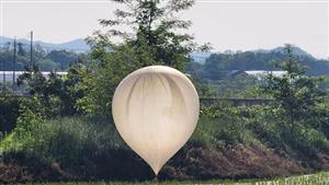 كوريا الشمالية تسقط بالونات مليئة بالقمامة على جارتها الجنوبية