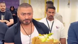 استقبال حافل لتامر حسني في مسرح محمد عبده قبل حفله ضمن "جولة المملكة"