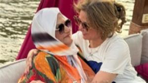 "علمتينا نحافظ على صلة الرحم".. هكذا احتفلت صابرين بعيد ميلاد والدتها