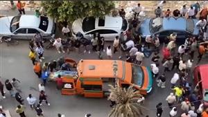 طاروا أمتارًا في الهواء.. سيارة طائشة تصدم رجلًا وابنتيه في المنوفية (فيديو وصور)