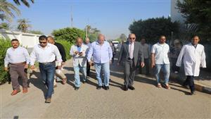 بالصور.. محافظ المنيا يتابع مراحل ترشيح وتنقية مياه الشرب في محطة كدوان