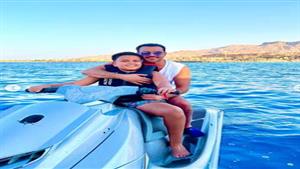  محمد رجب يكشف عن  صور جديدة مع نجله