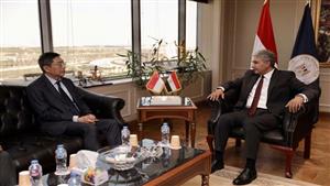 وزير السياحة يناقش زيادة الحركة السياحية مع سفيري سنغافورة والبحرين بالقاهرة