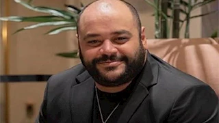 محمد ممدوح يهنئ أحمد مالك على فوزه بجائزة أفضل ممثل: "تستاهل اكتر بكتير"