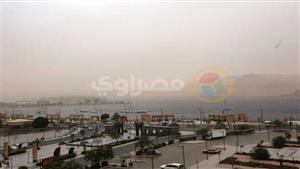 وقف الملاحة الجوية والنهرية وغلق طرق.. ماذا يحدث في أسوان؟ (فيديو وصور)