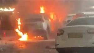 اشتباه في محاولة اغتيال.. انفجار سيارة أمام مقر أمني يهز إسرائيل (فيديو- صور)