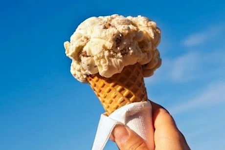 هل الآيس كريم يهيج القولون؟