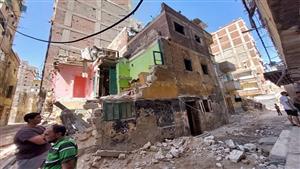 بقى كوم تراب.. 15 صورة من موقع المنزل المنهار في الإسكندرية