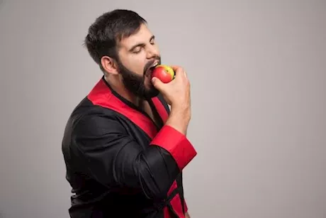 التفاح قبل النوم- ماذا يفعل بالجسم؟