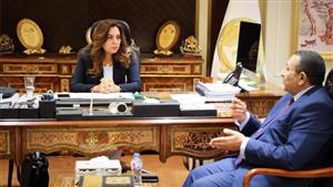 وزيرة التنمية المحلية تبحث تقنين أوضاع عيادات الأسنان على مستوى الجمهورية