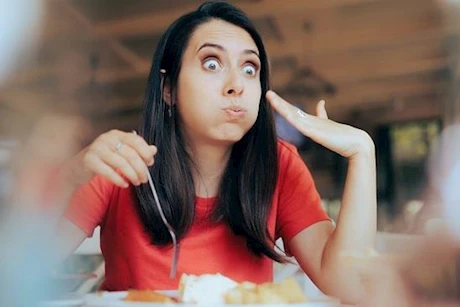 أسباب الرغبة الشديدة في تناول الأطعمة الحارة.. تعرف عليها