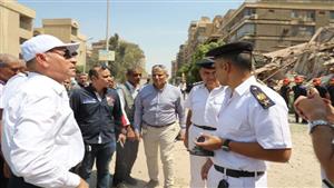 ضحايا تحت الأنقاض.. 9 صور من موقع حادث عقار أرض الجولف المنهار 